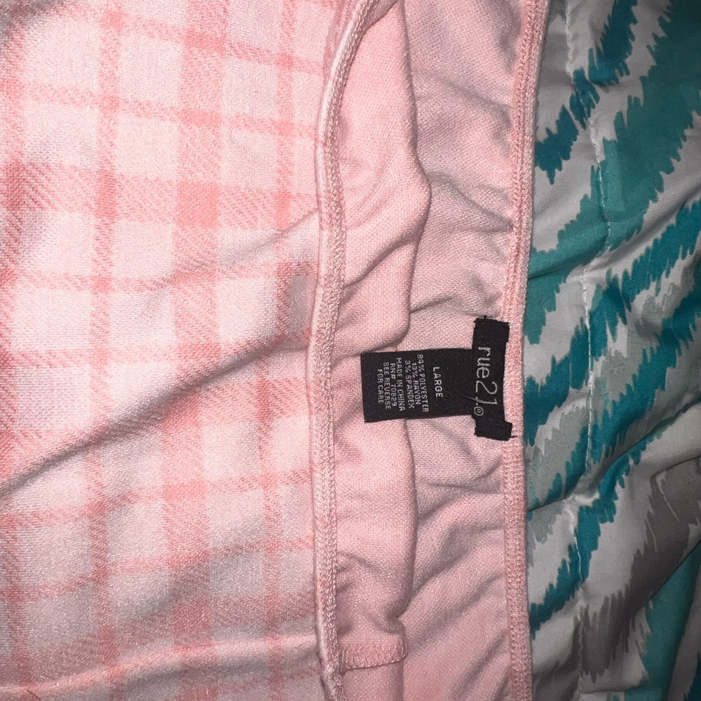 large rue 21 pink/ white skirt